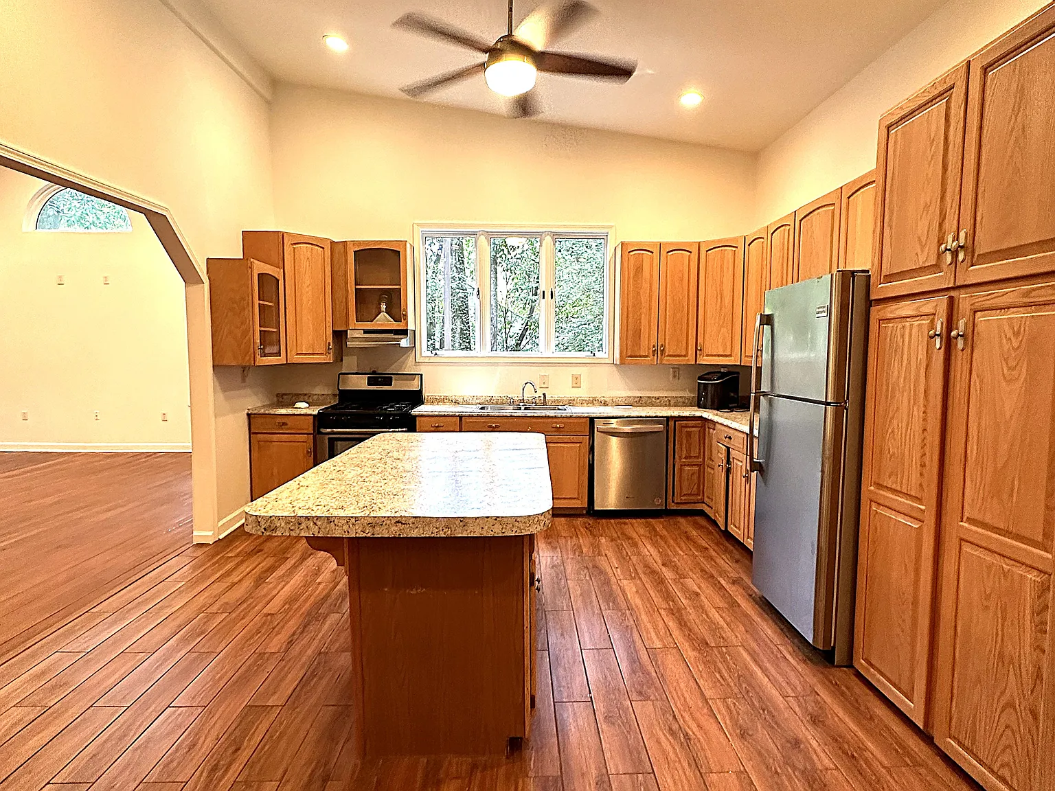 1212 Kendrick Rd NE — Photo 2