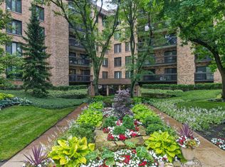 1831 Mission Hills Rd APT 106, Northbrook, IL 60062