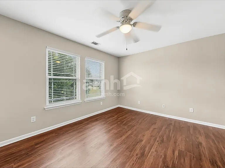 5 Miller Pond Rd — Photo 16