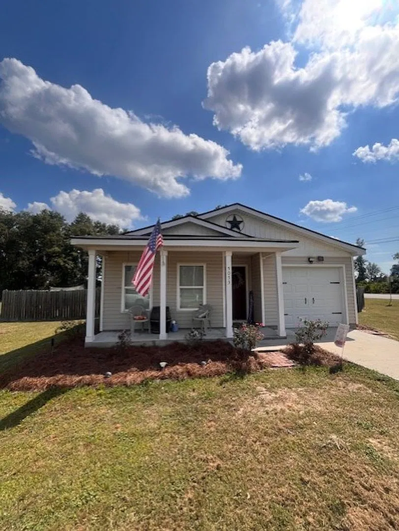 Convenient to Valdosta and Lake Park — Photo 1