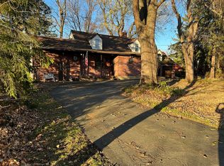 12318 Main Rd, Akron, NY 14001