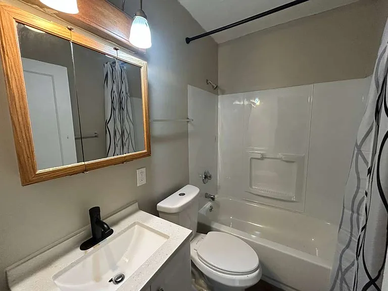 750 E 96th St #1 — Photo 16