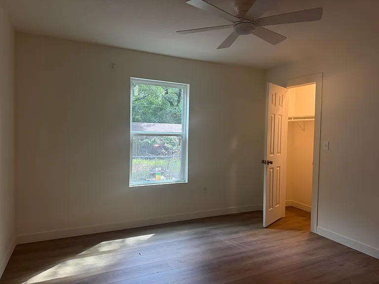 2222 Harding St — Photo 10