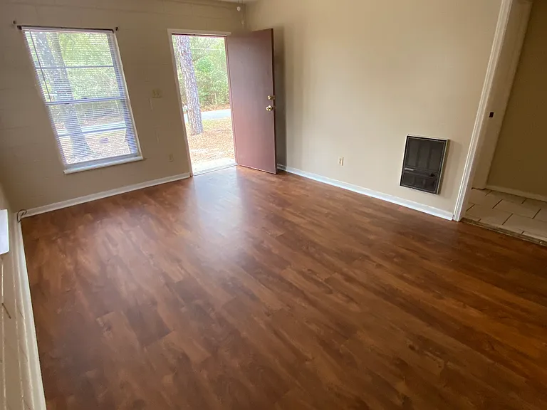 5015 Oleander Dr — Photo 3