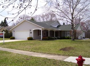 303 Berwick Dr, Aurora, IL