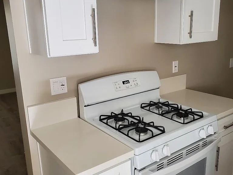 212 W Elk Ave #2 — Photo 4