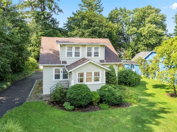 1708 Castle Gardens Rd, Vestal, NY 13850