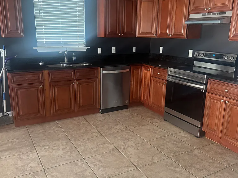 1823 Saint Maurice Ave #1823 — Photo 2