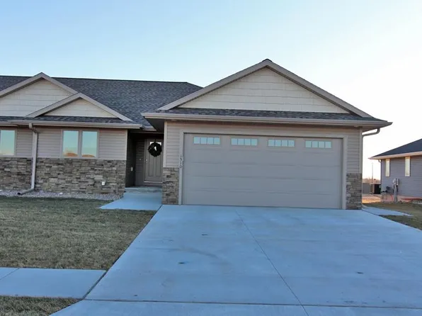 1502 W 8th St, Kearney, NE 68845