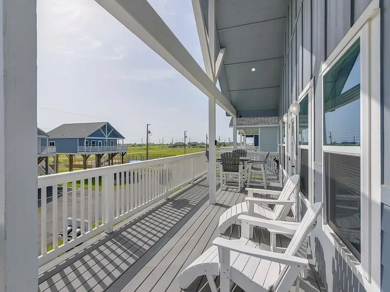 1049 Sunset Cir W — Photo 20