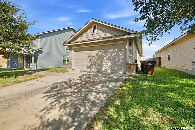 3 bed, 2.0 bath, 1681 sqft, $1,700 — Photo 2