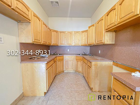 2nd image of 868 Myrtle Ave #2A