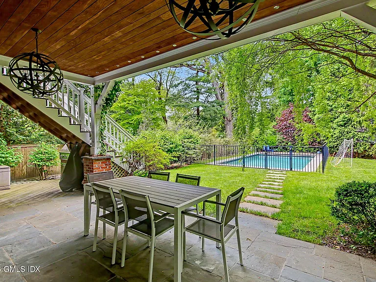 42 Breezemont Ave — Photo 23