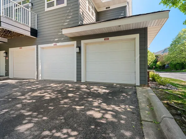 Lake Hazeltine Woods, 3400 Autumn Woods Dr #3453, Chaska, MN 55318