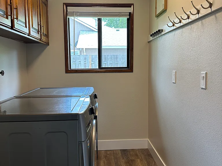 514 NE Joanne Cir — Photo 21