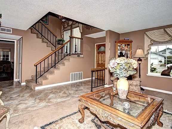 3rd image of 4092 Ashbrook Cir