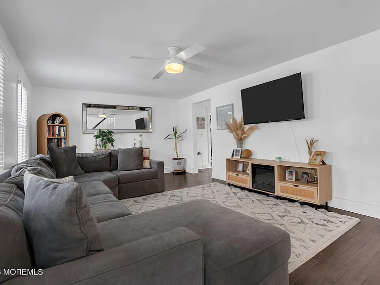 555 Ocean Rd — Photo 7