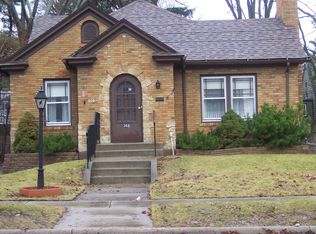 368 Congdon Ave, Elgin, IL 60120