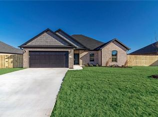 740 Captain Stockton St, Prairie Grove, AR 72753