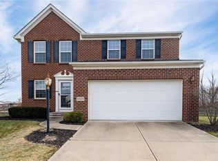 1527 N Wood Creek Dr, Centerville, OH 45458