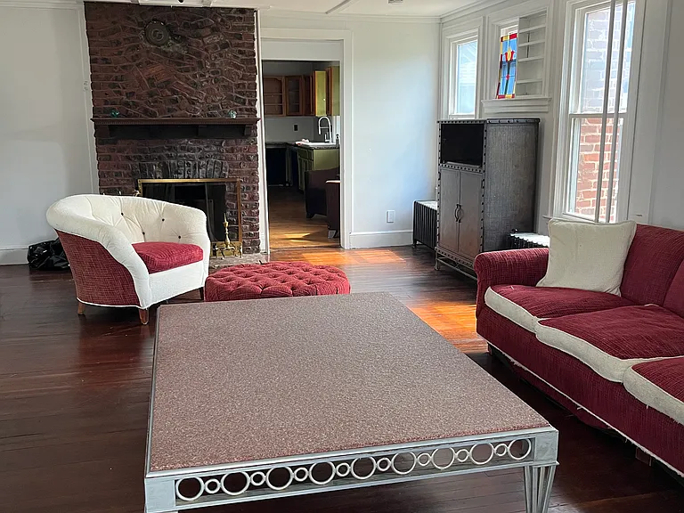 406 Lake Dr — Photo 3
