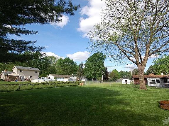 4th image of 7605 Regina Dr