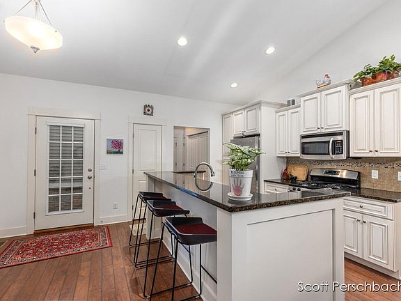 4th image of 2476 Highridge Hills Ln SE