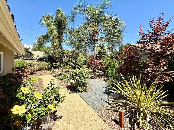 3rd image of 3868 Via Las Brisas