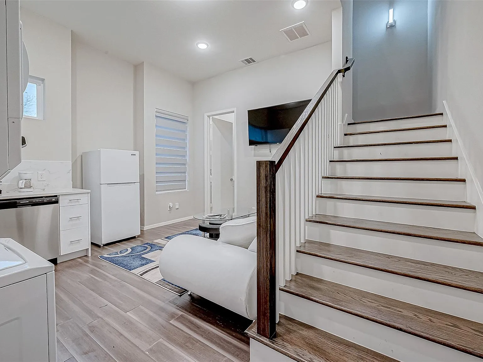 1 bed, 1.5 bath, 550 sqft, $1,550 — Photo 4