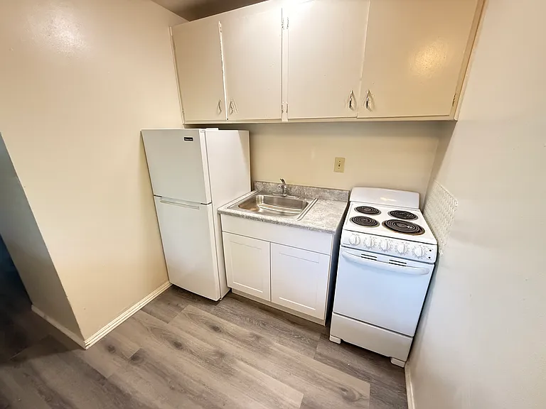 636 S 9th St #10 — Photo 5