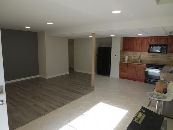 5th image of 141 E Lake Blvd