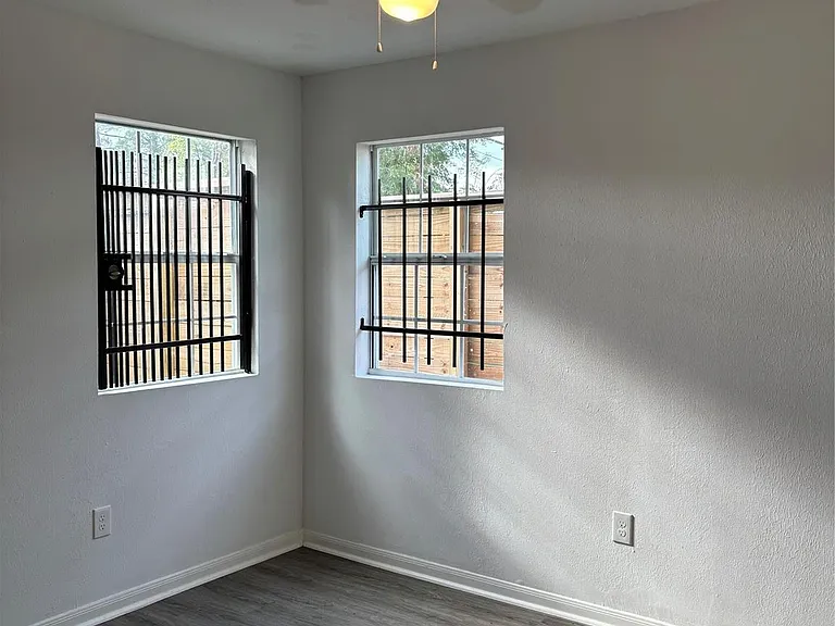 4714 Ward St #10 — Photo 15