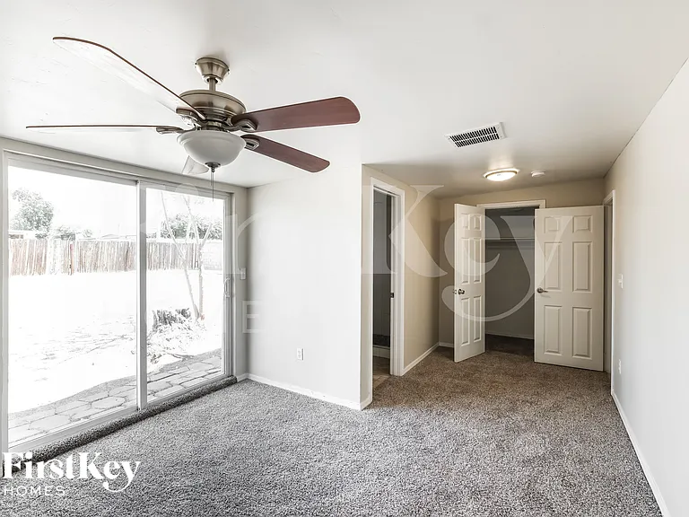 1124 W Cinnabar Ave — Photo 11