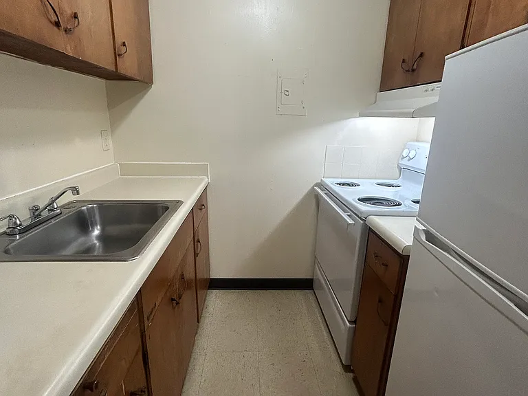 5033 15th Ave NE #1001 — Photo 2