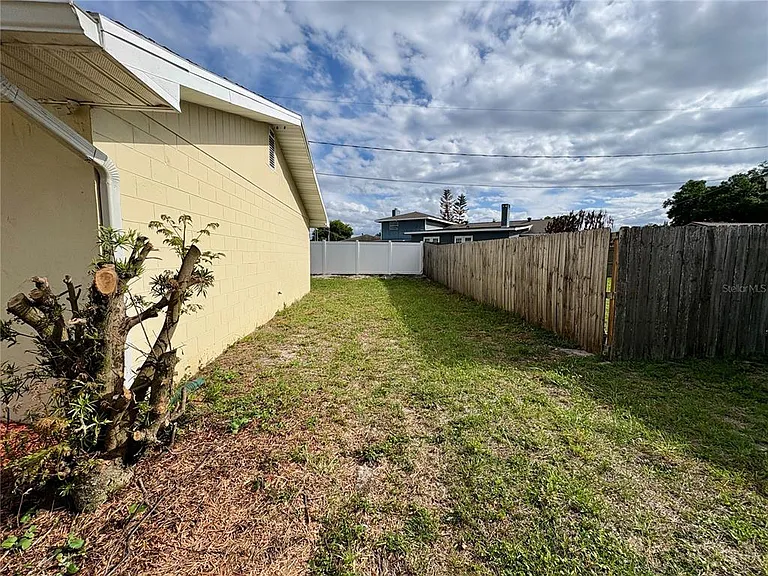 728 Lake Ned Rd — Photo 25
