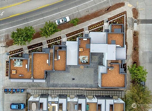 4th image of 6406 Fauntleroy Way SW