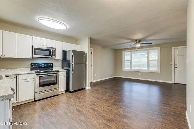 1724 Boone Cir — Photo 17