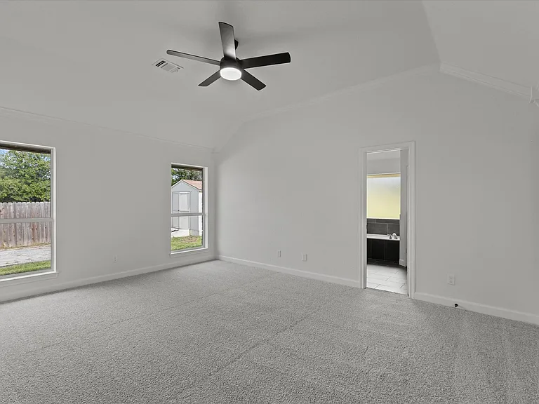 2517 Hayley Dr — Photo 4
