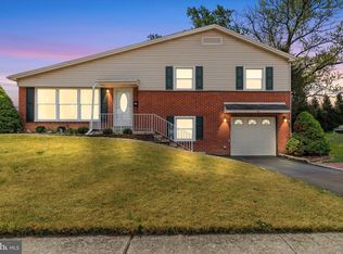 20 Kensington Dr, Camp Hill, PA 17011