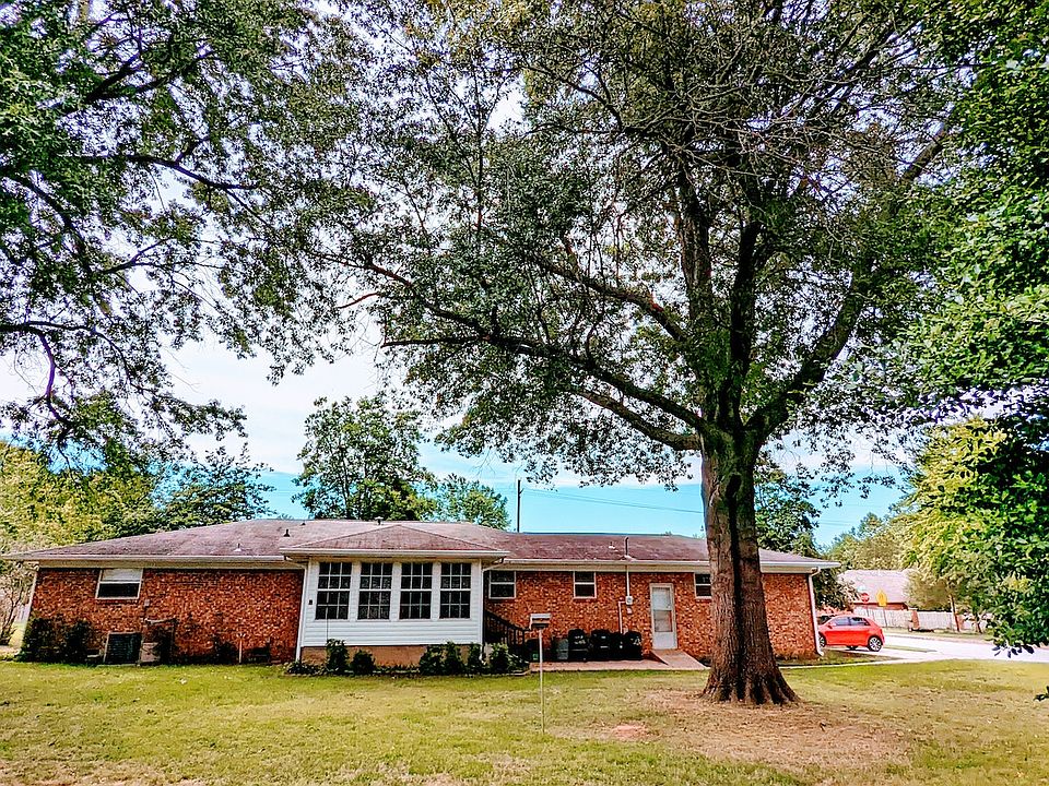 Sun Room facing Beautiful yard