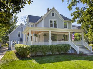 712 N Main St, Wheaton, IL 60187