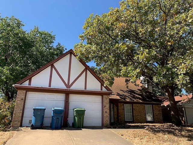 1st image of 1931 Pin Oak Dr