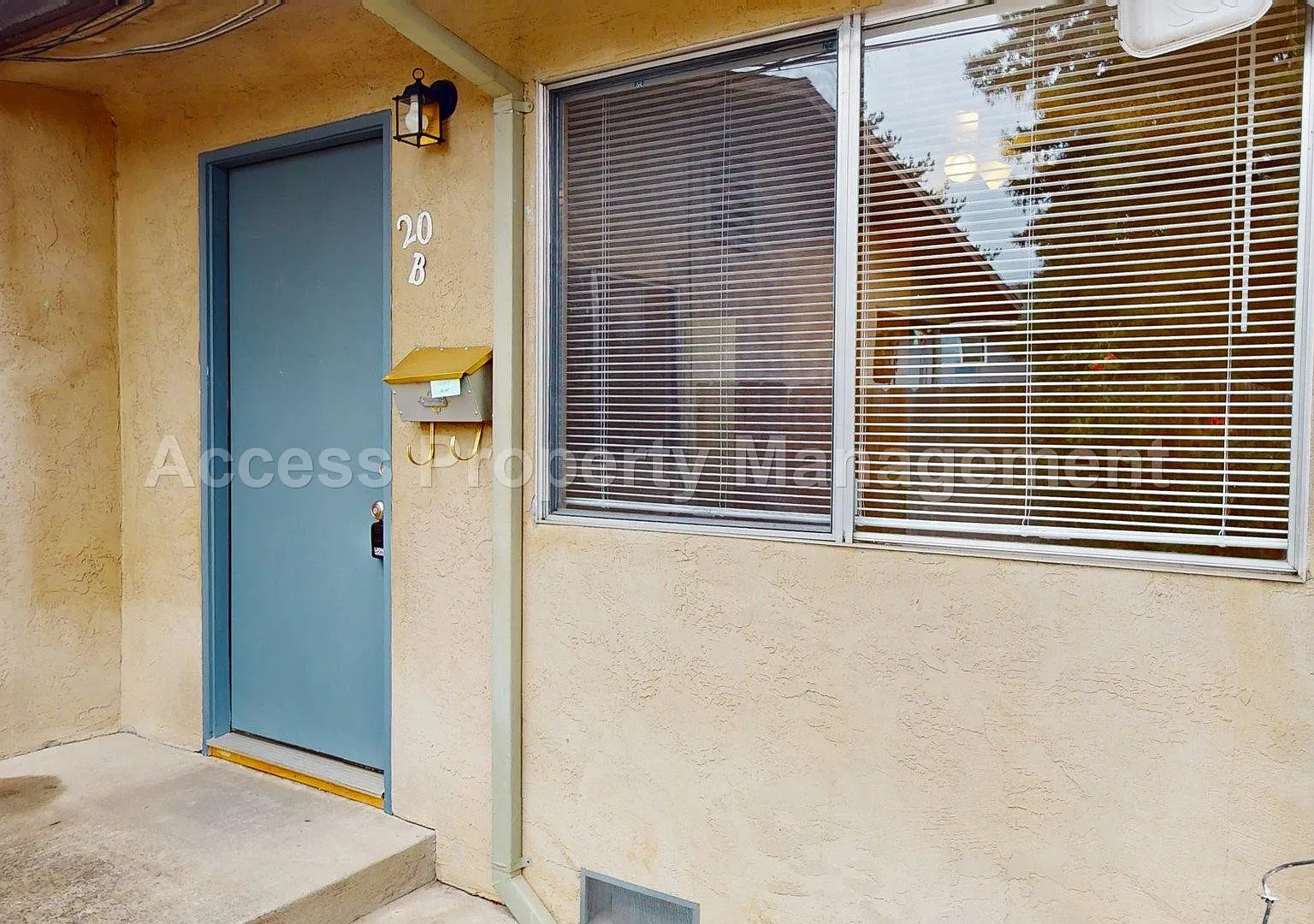 2 bed, 840 sqft, $1,695 — Photo 2