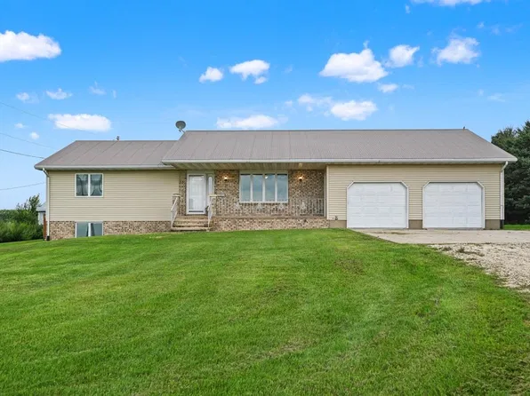 3023 160th St, Dyersville, IA 52040