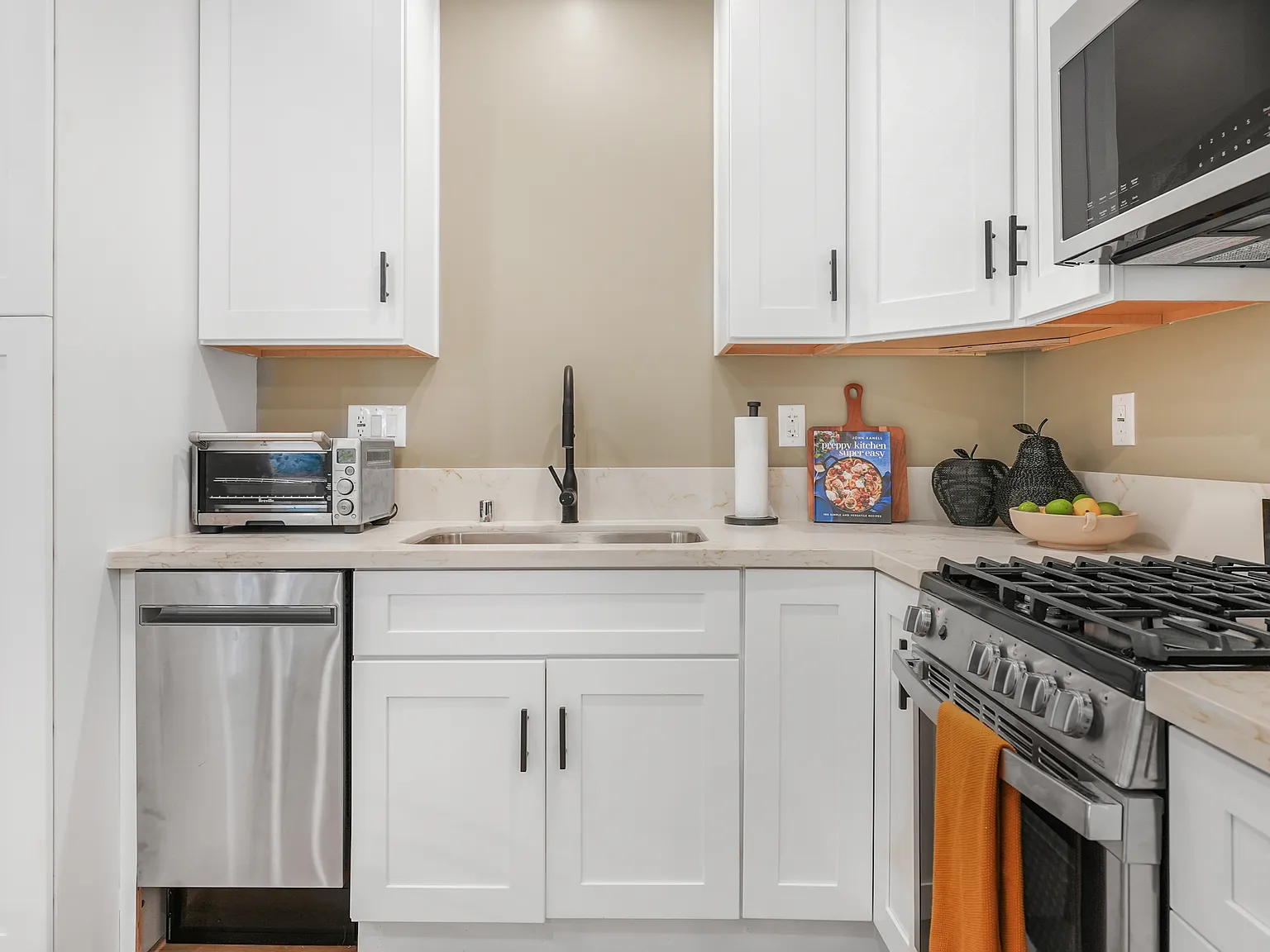 Studio, 500 sqft, $2,450 — Photo 2