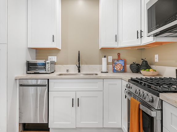 2nd image of 1106 N Beachwood Dr #Adu
