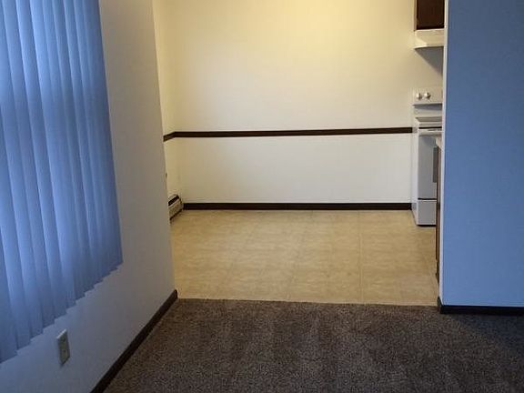 5th image of 4613 Thurston Ln APT 6