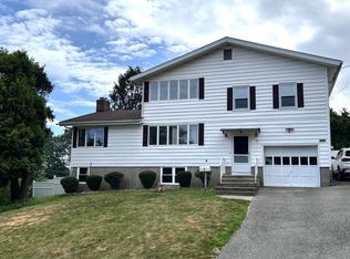 2 Wentworth St, Milford, CT 06461