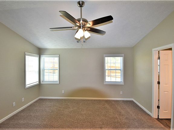 5th image of 3104 Waterford Ct