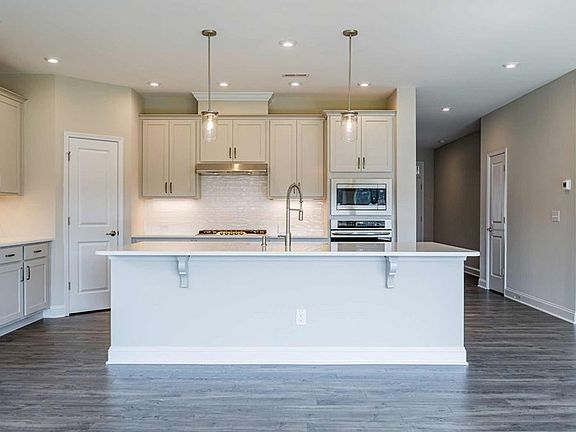 The Darien - Kitchen